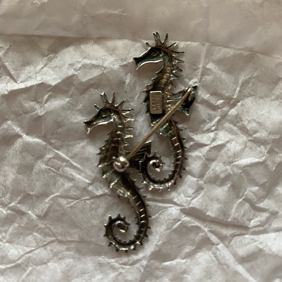 1950’s Vintage Beau Craft- Sterling Silver Double Seahorse Pin - Picture 4 of 7